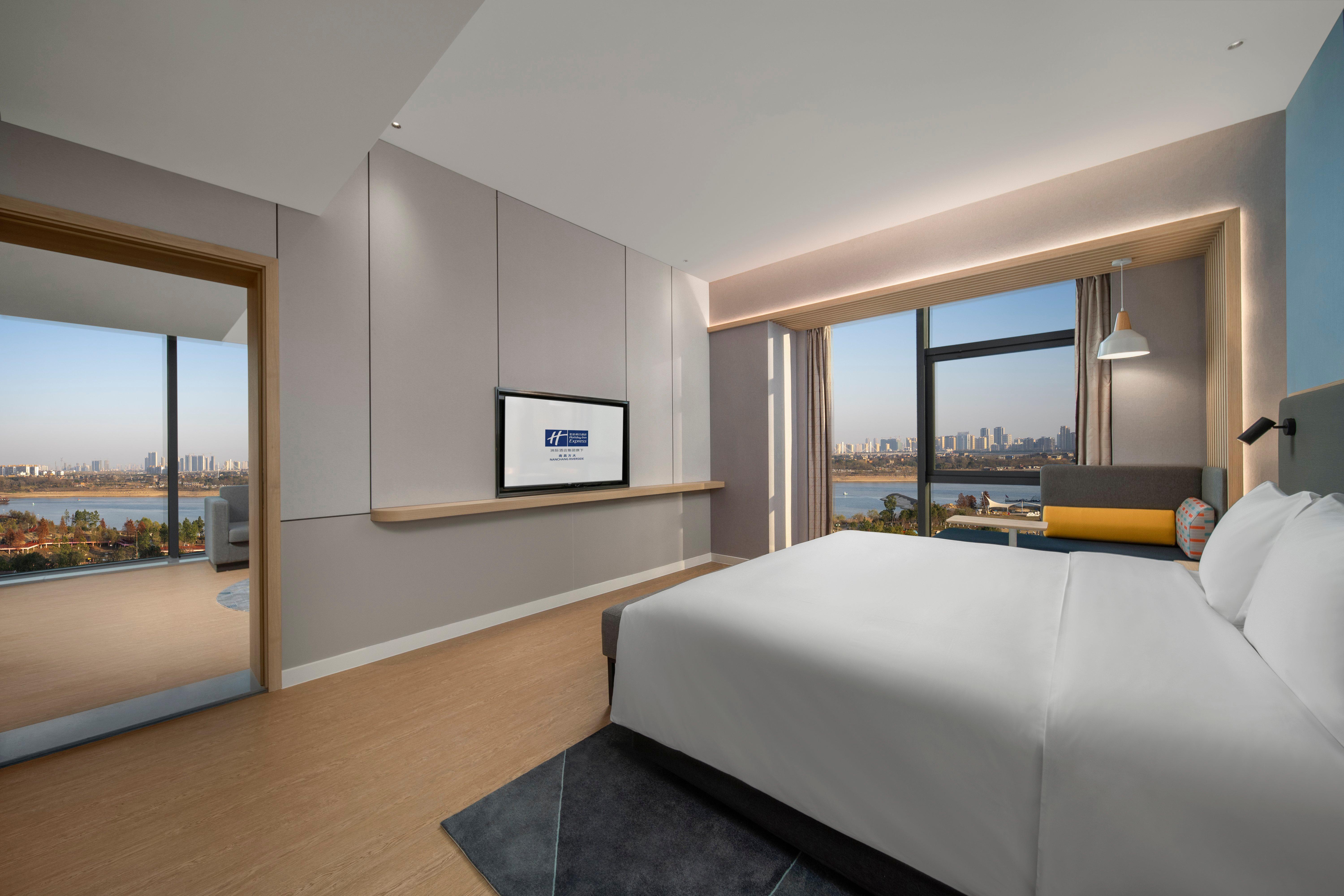 Holiday Inn Express Nanchang Riverside By Ihg Экстерьер фото