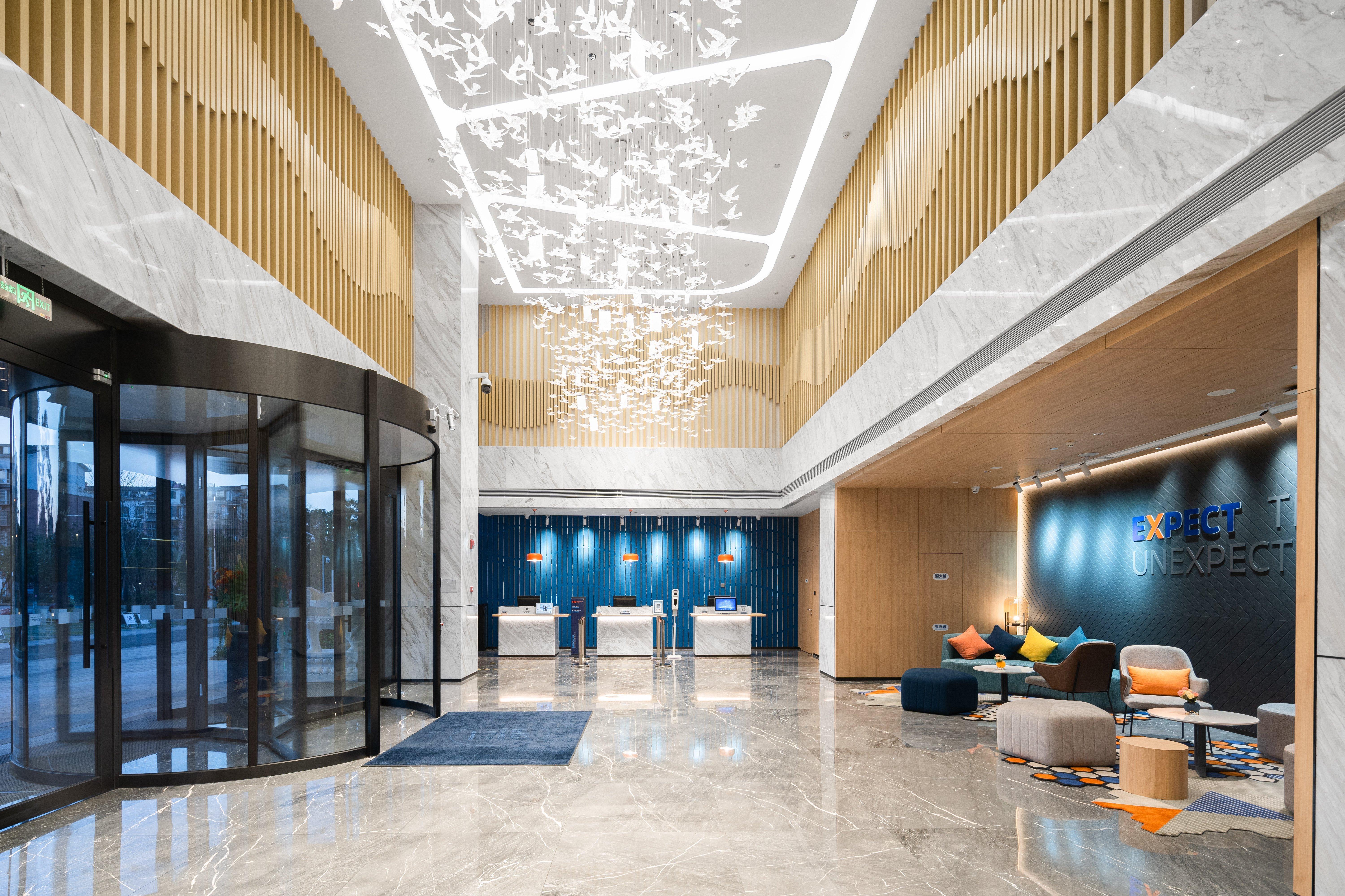 Holiday Inn Express Nanchang Riverside By Ihg Экстерьер фото