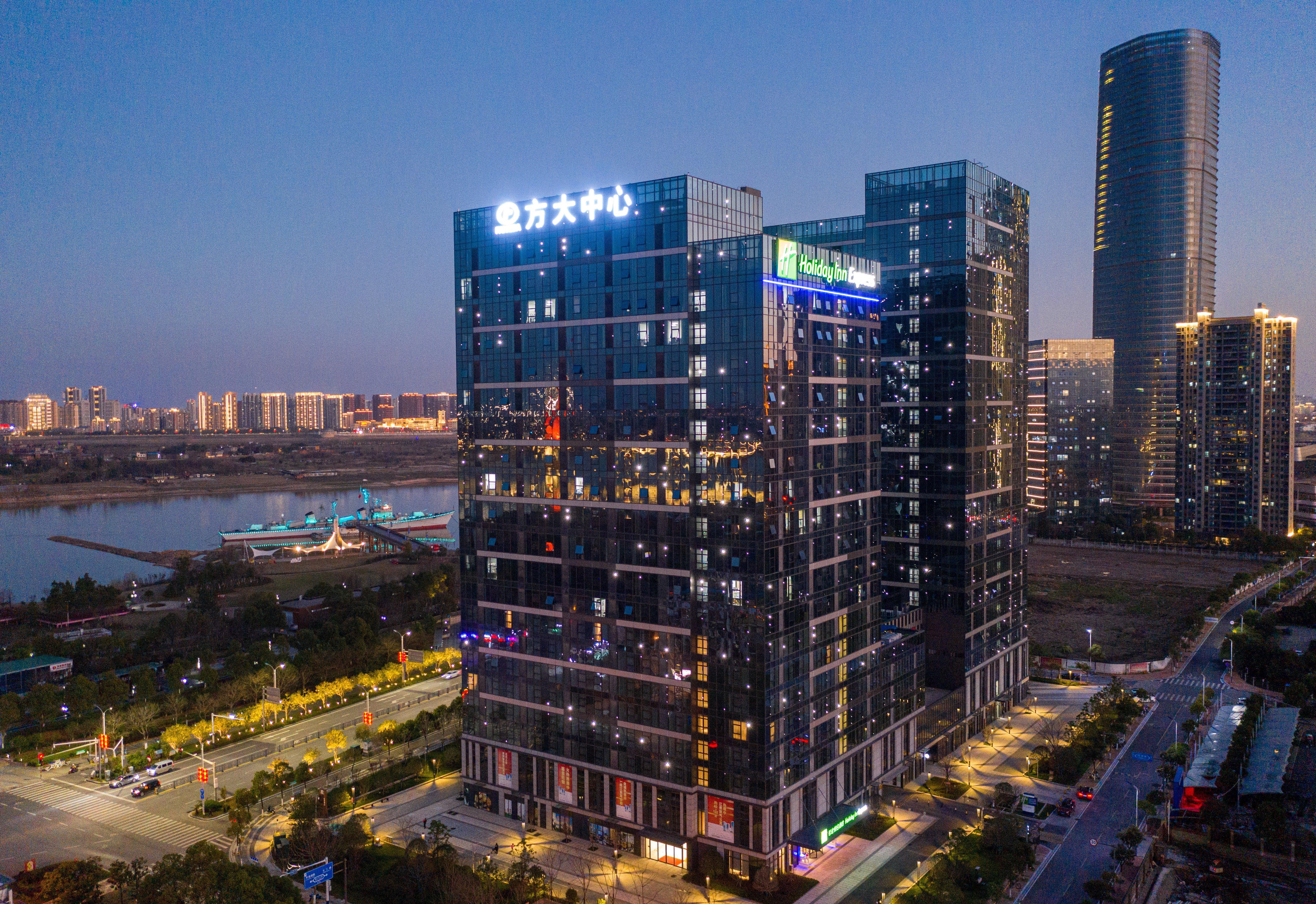 Holiday Inn Express Nanchang Riverside By Ihg Экстерьер фото